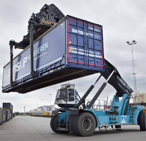 山西啟洋租賃：正面吊落箱操作時的注意要點(diǎn)