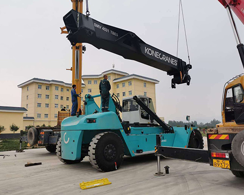 啟洋正面吊租賃：影響集裝箱正面吊的穩(wěn)定性的因素